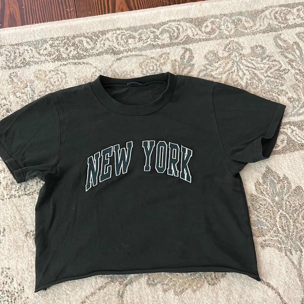 Brandly Melville New York Graphic Cropped Tee